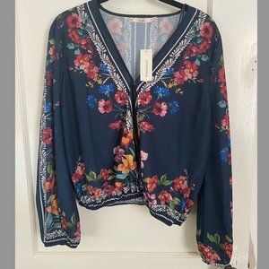 Francesca's blue floral deep v-neck blouse size medium NWT